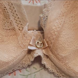 Chantelle 34DDD like new